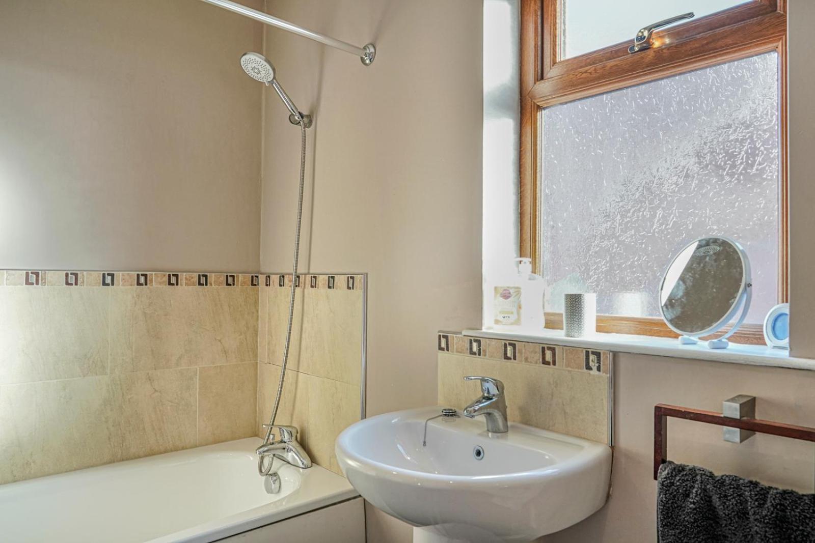 3 Bed House, Quiet Location Close To Bangor Exterior foto